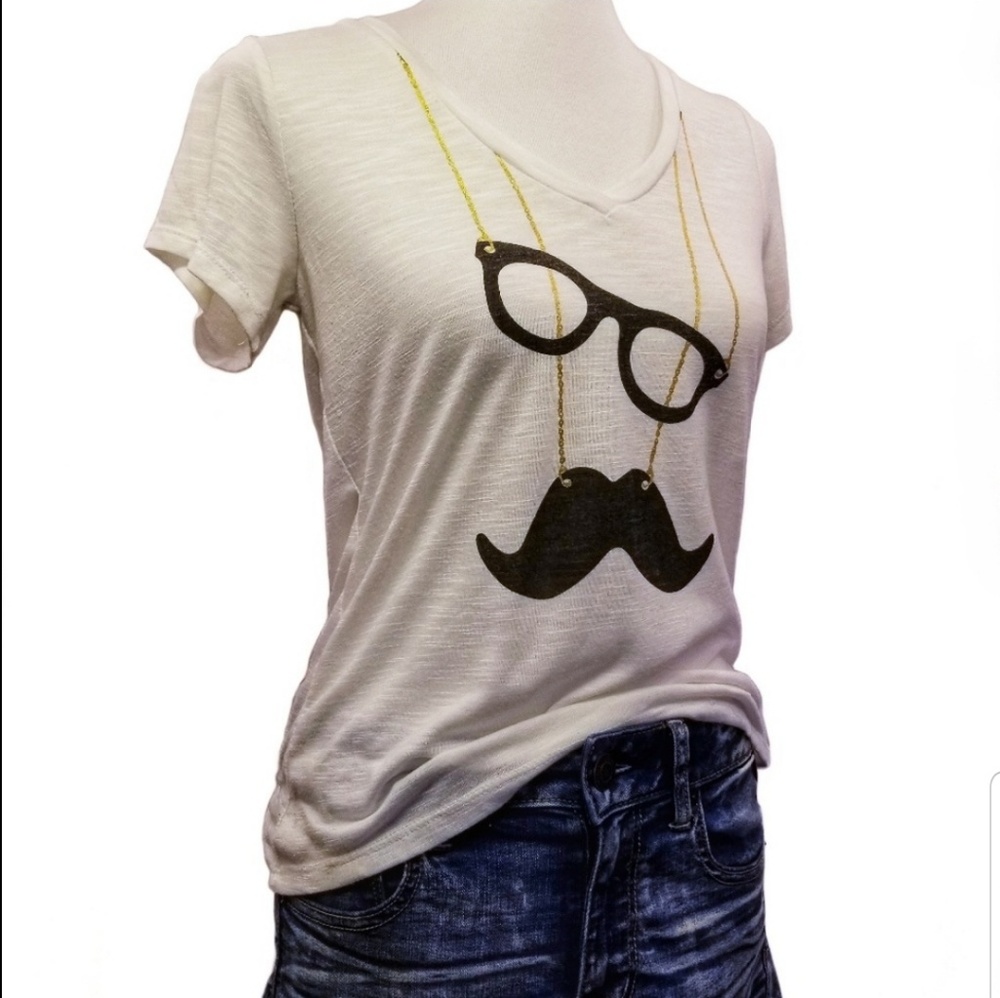 WEAVERS Lightweight V Neck Mustache Tee